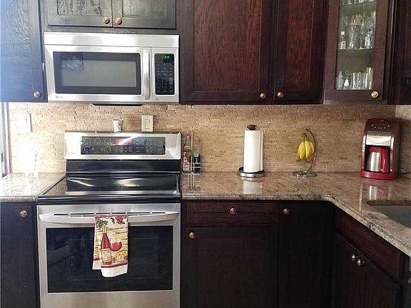 4th image of 662 Oriole Ave