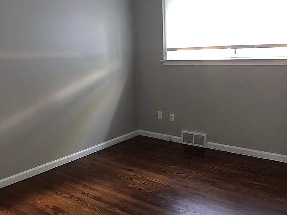 3rd image of 3809 Custer Ave
