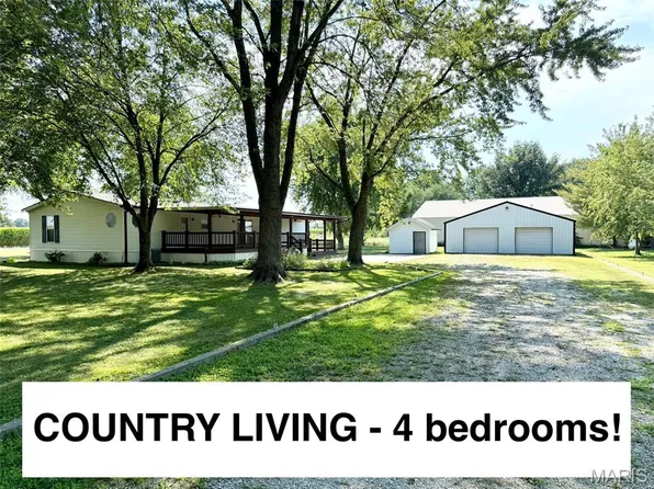 21005 Adair Rd, Carlyle, IL 62231