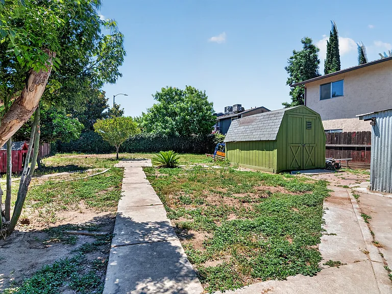 406 E Edison St — Photo 8
