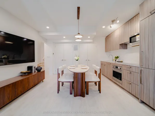 73 Curlew Dr #62, Toronto, ON M3A 0B1