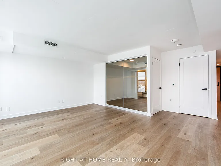 897 College St W #506 — Photo 12