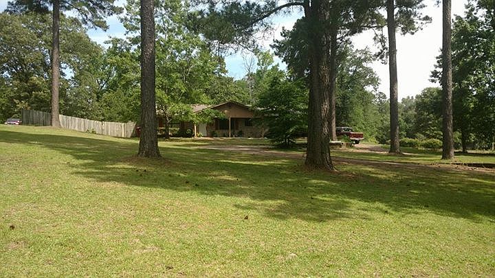 1st image of 605 Greenwood Dr