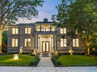 27 Penwood Cres, Toronto, ON M3B3B1