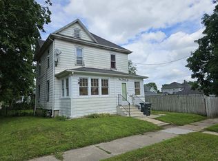 126 W Arlington St, Waterloo, IA 50703