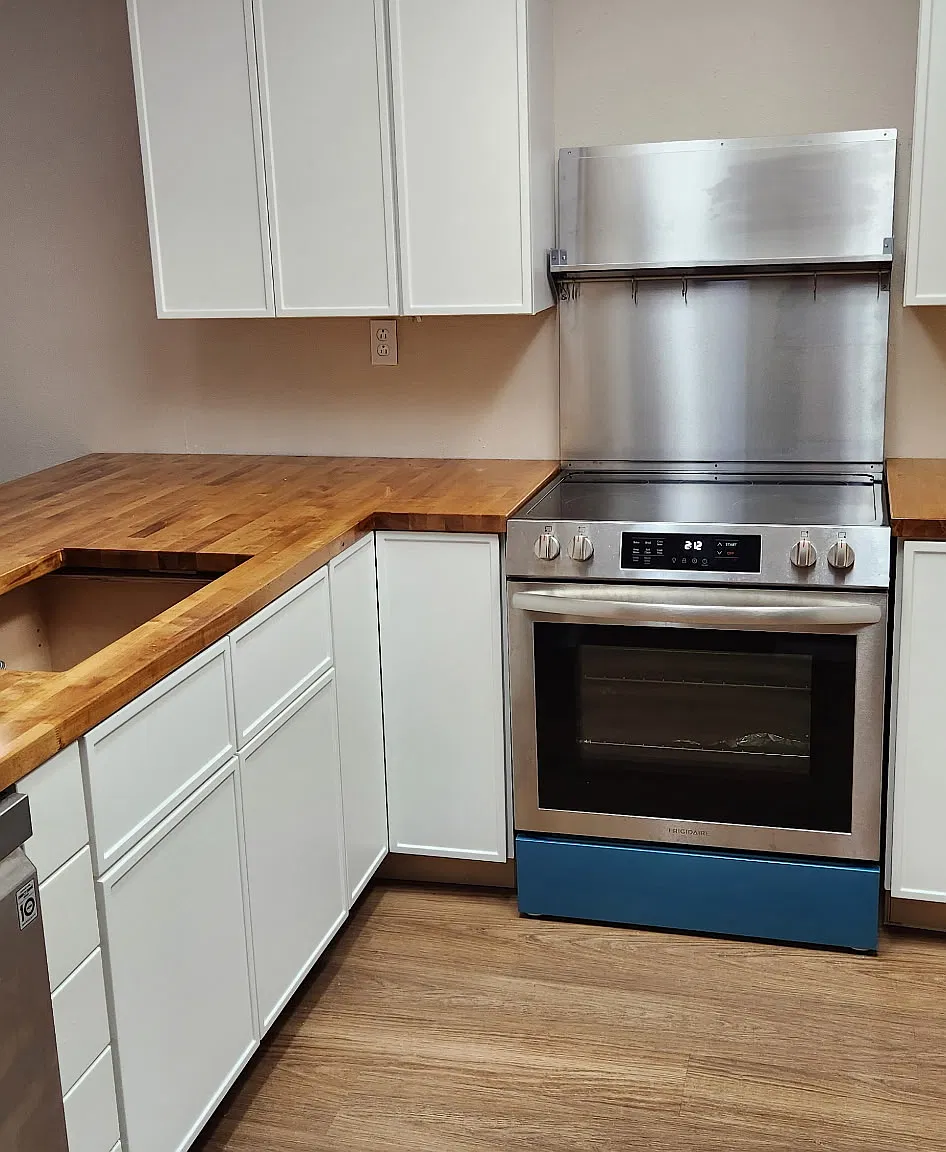 3 bed, 2.5 bath, 1468 sqft, $4,200 — Photo 4