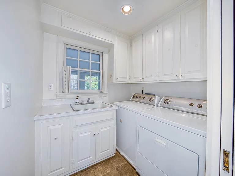 9720 Burnett Dr — Photo 24