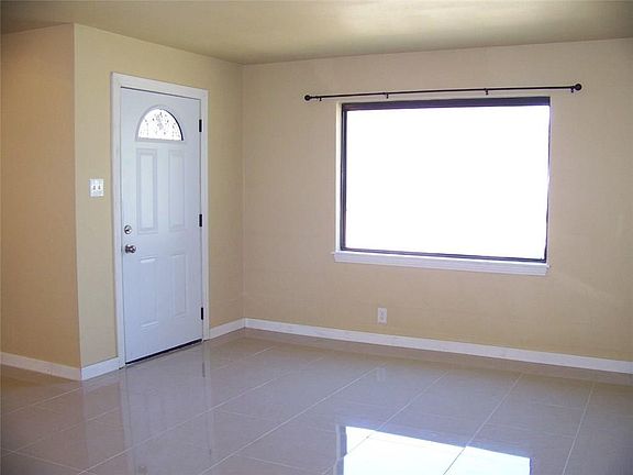 2nd image of 1002 Sunnyvale Dr