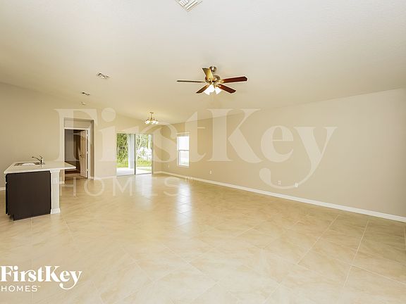 2nd image of 2450 SW Madiera St