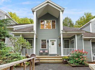 9123 Mountainside Dr, Hancock, MA 01237