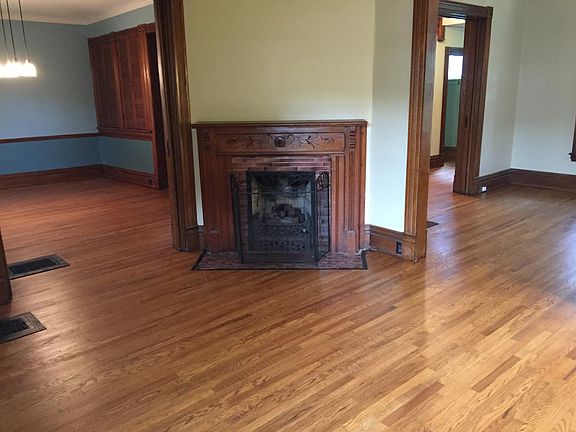 Decorative fireplace - non-working