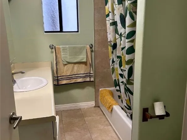 608 Olive Ave #608, Huntington Beach, CA 92648