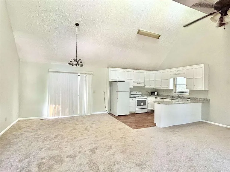 5995 Sutton Pl — Photo 5