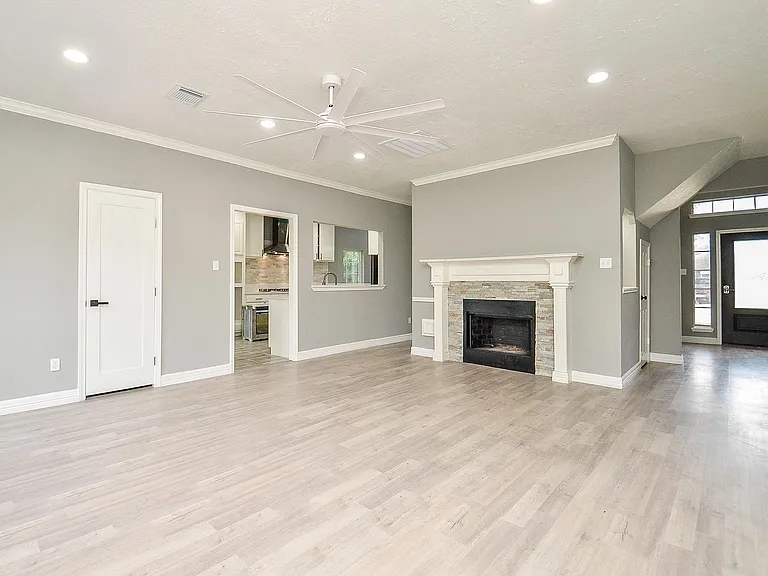 9211 Abbey Chase Ln — Photo 14