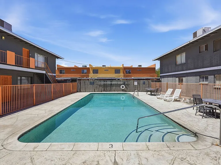 Alvernon811-835 — Photo 38