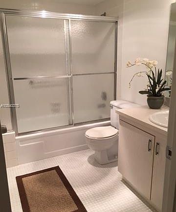 5th image of 4302 Martinique Cir APT G4
