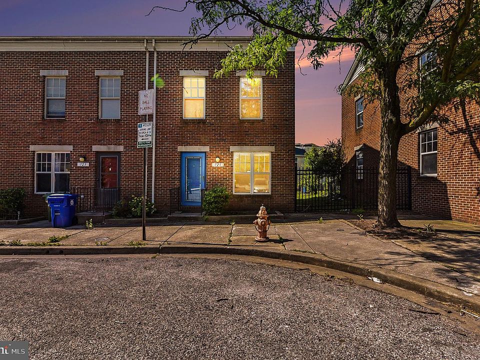1st image of 725 W Cherry Blossom Way