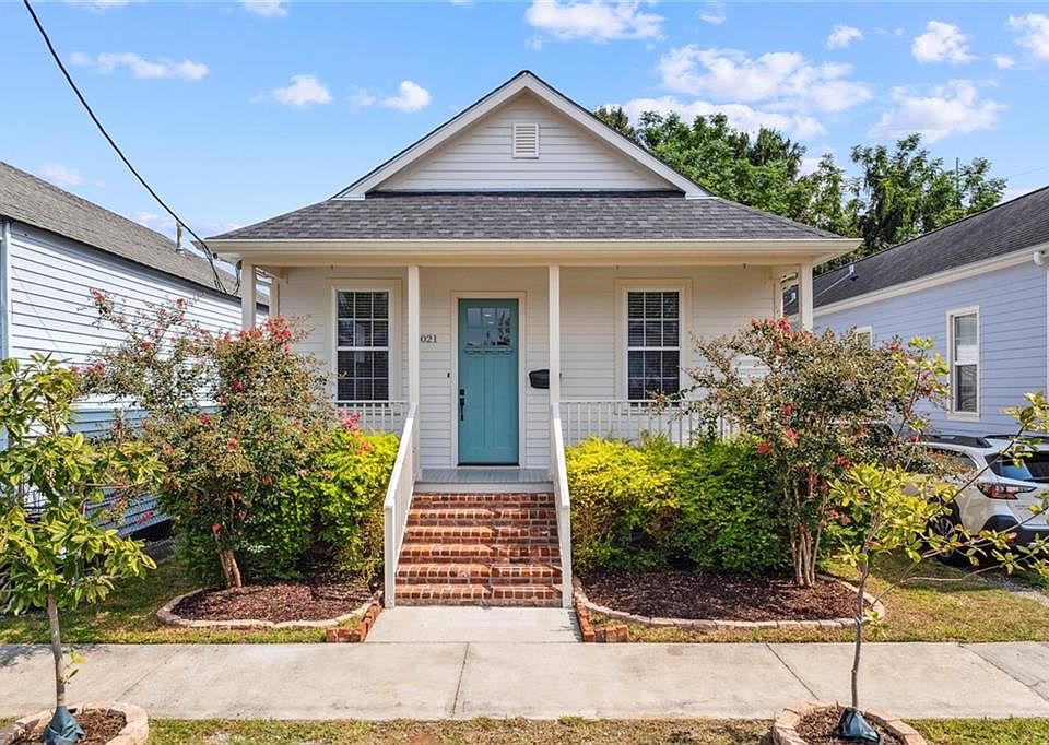 1st image of 3021 Toulouse St