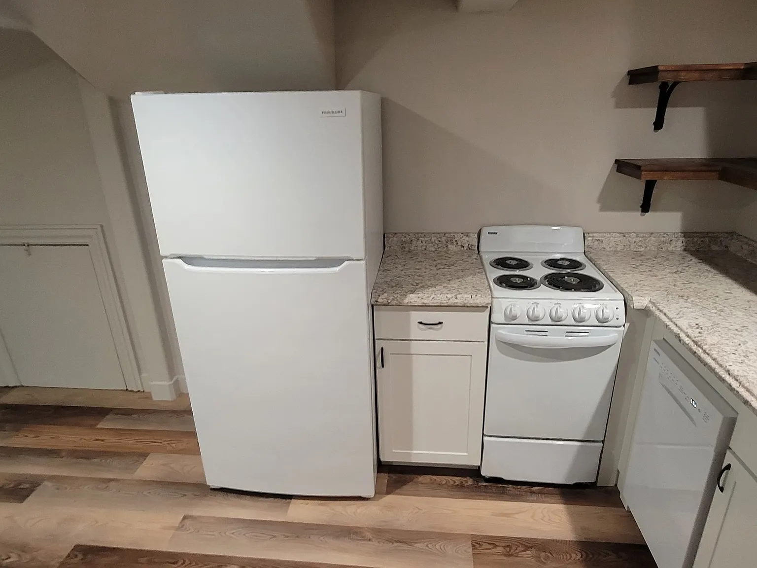 Studio, 1.0 bath, 391 sqft, $1,350 — Photo 3