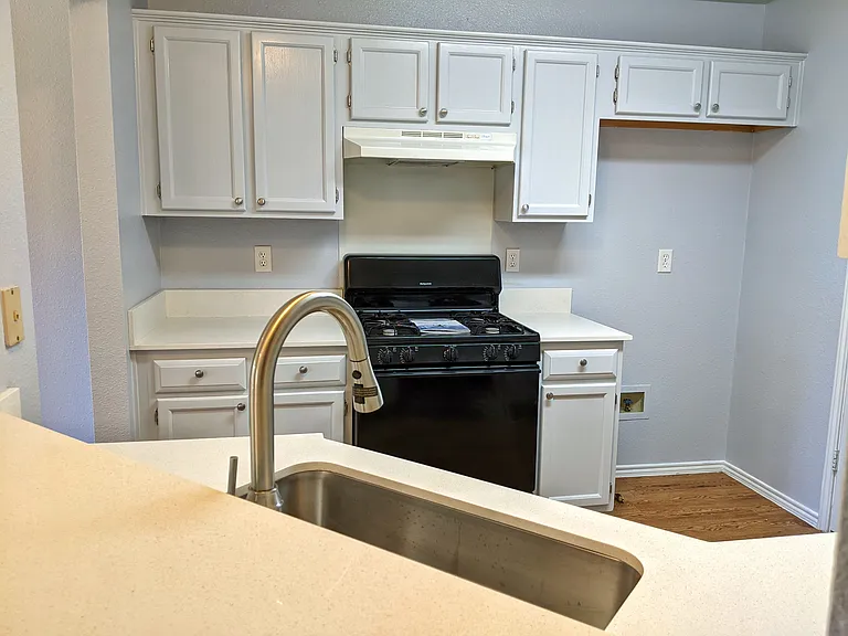 1702 Southwestern Trl — Photo 7