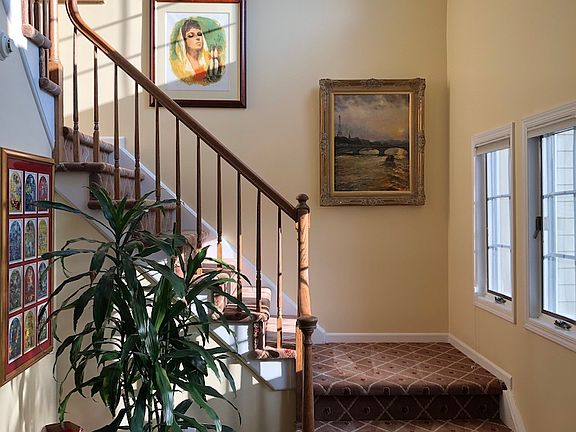 SOARING 2 STORY ENTRANCE