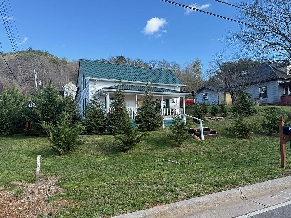 1st image of 215 Bristol Ave