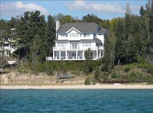 413 Glenn Dr, Harbor Springs, MI 49740