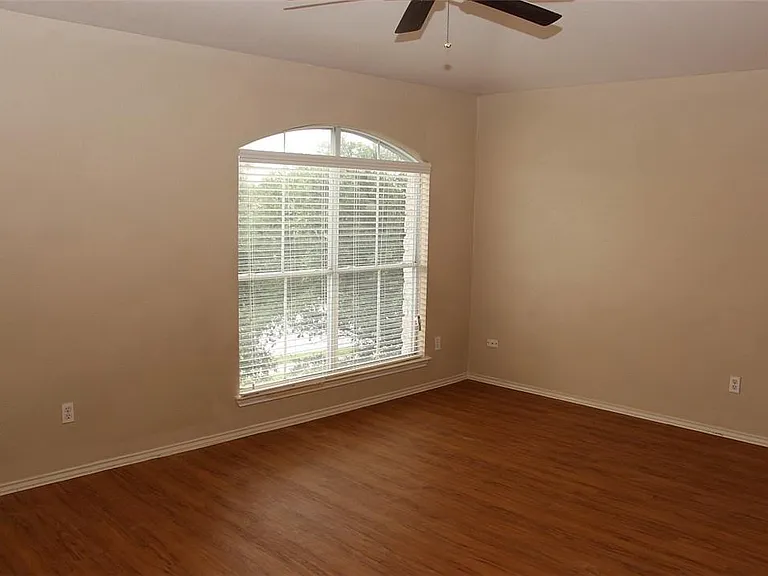 3414 Flowstone Ln — Photo 9