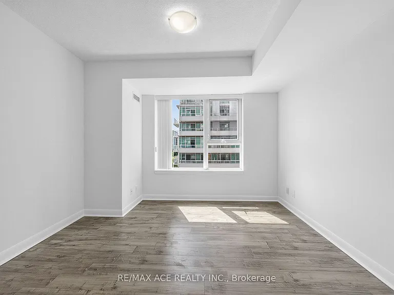 25 Town Centre Ct #808 — Photo 22