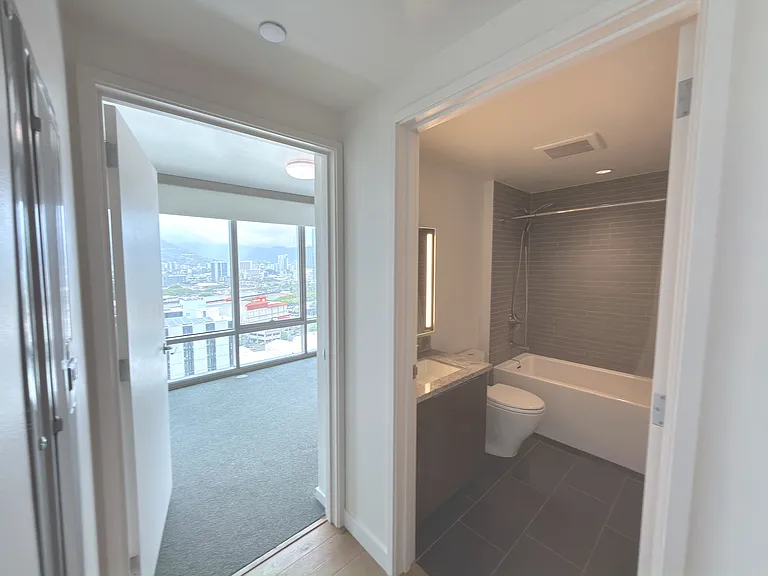 1001 Queen St #1415 — Photo 13
