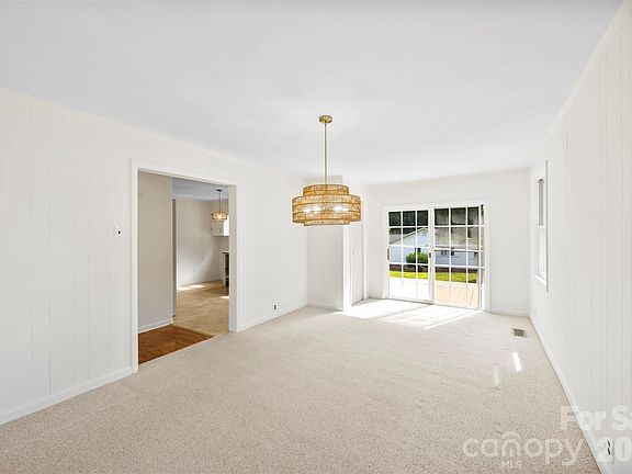 2nd image of 301 Gittens St