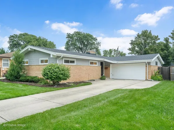 901 S Myrtle Ave, Villa Park, IL 60181