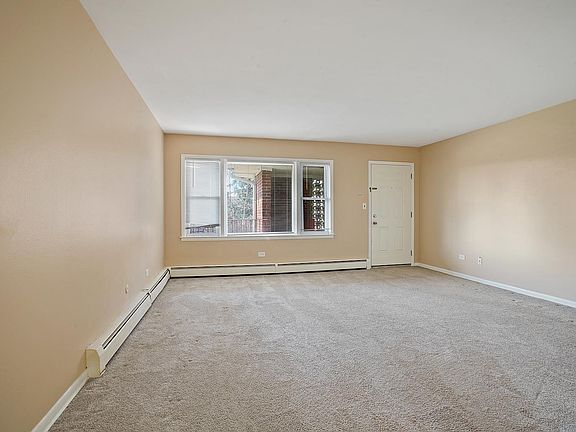5th image of 1103 Holiday Ln APT 16