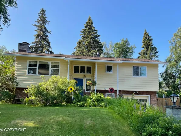 1990 Wildwood Ln, Anchorage, AK 99517