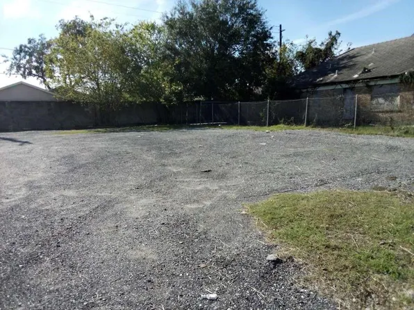 2910 Blodgett St, Houston, TX 77004