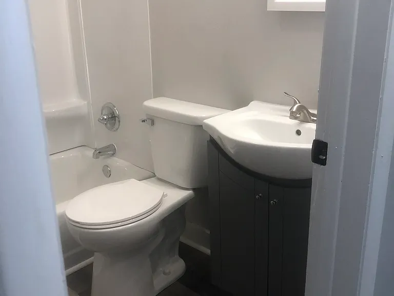 1642 Chapman Ave — Photo 3