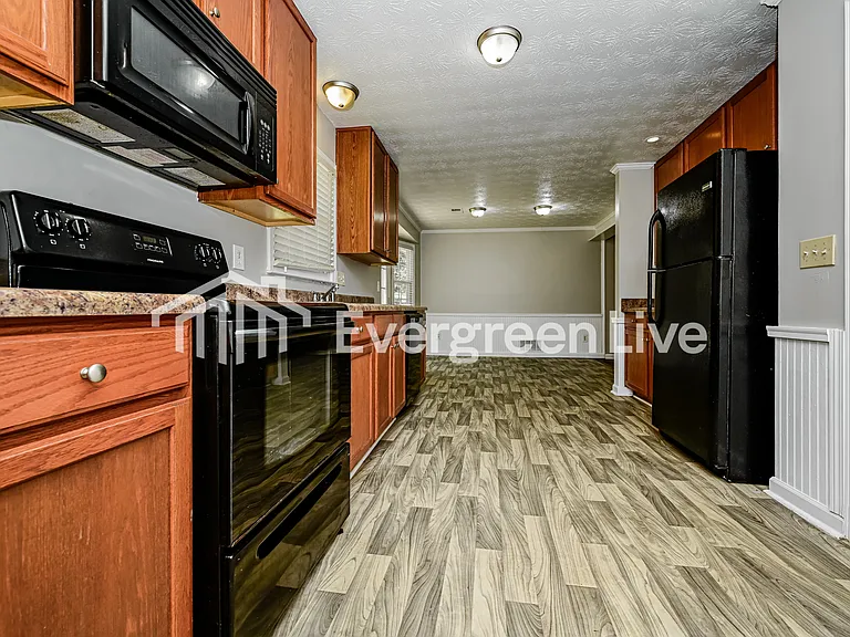 4312 Derbyshire Trce SE — Photo 5