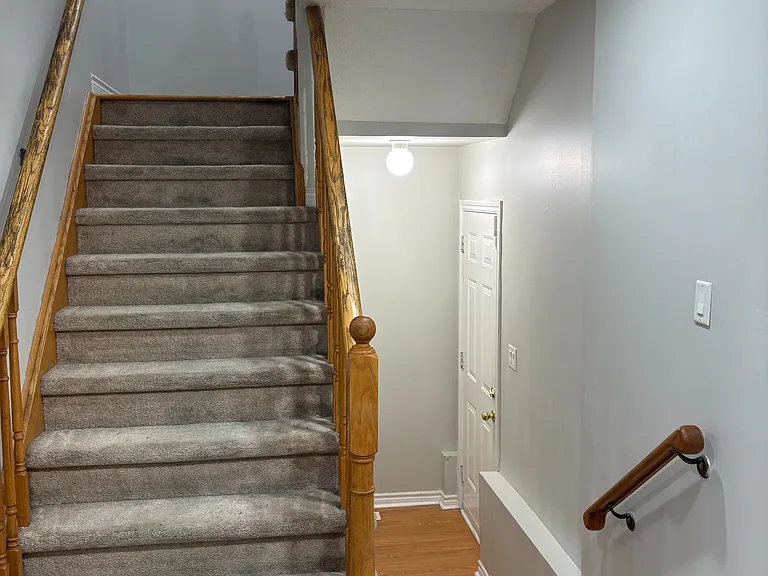 48 Echoridge Dr E — Photo 8