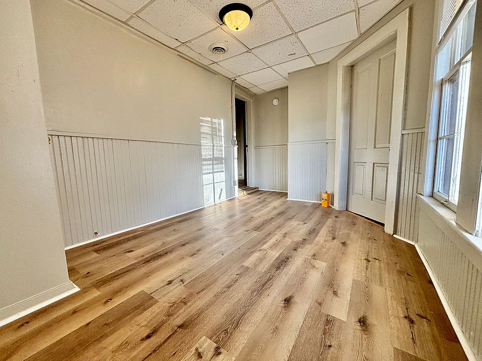 1st image of 325 E Washington Ct #4