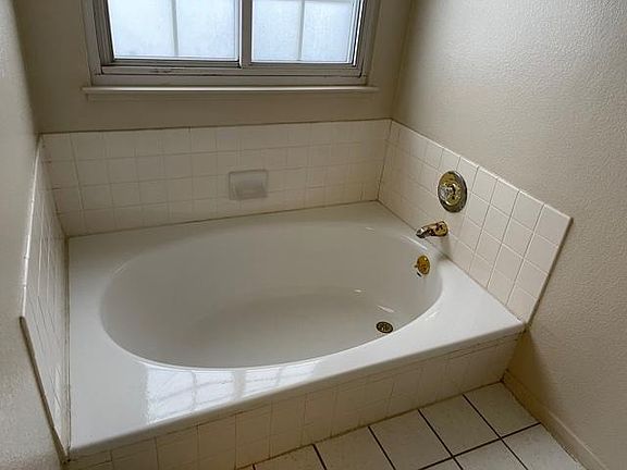 5th image of 369 Barbara Ln