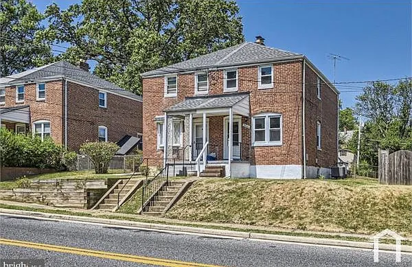 2 bed, $2,400 — Photo 1