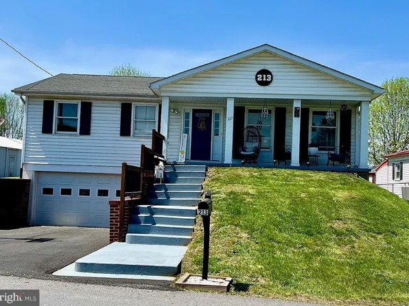 213 Water Street Dr, Moorefield, WV 26836