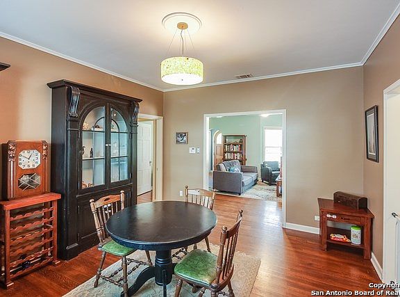 4th image of 441 Donaldson Ave
