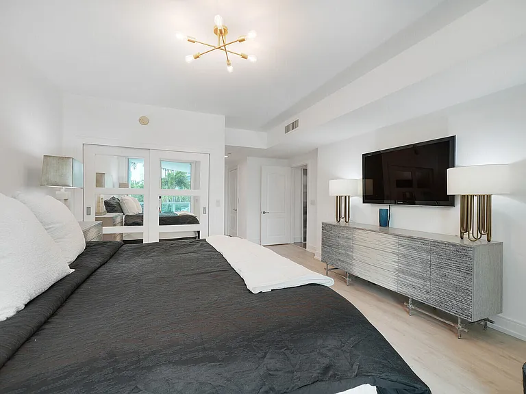 550 SE Mizner Blvd #B209 — Photo 25