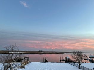 190 Dolphin Dr, Woodmere, NY 11598