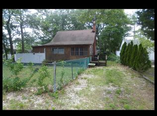 2 Pine Dr, Millstone Township, NJ 08510