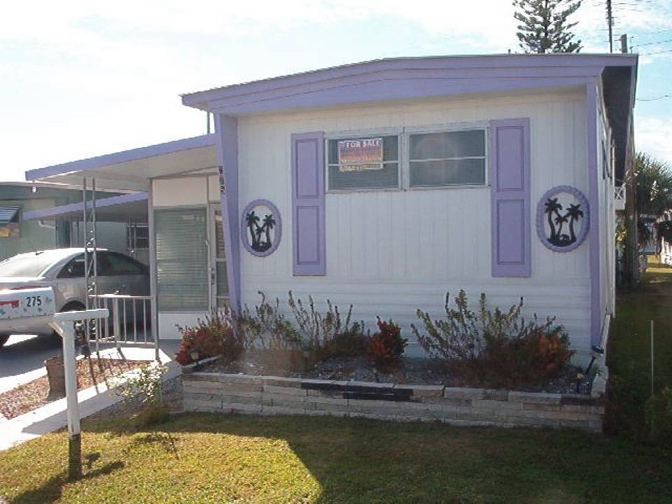1st image of 275 Lyndol St