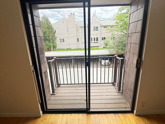 2nd image of 120 G St APT 2