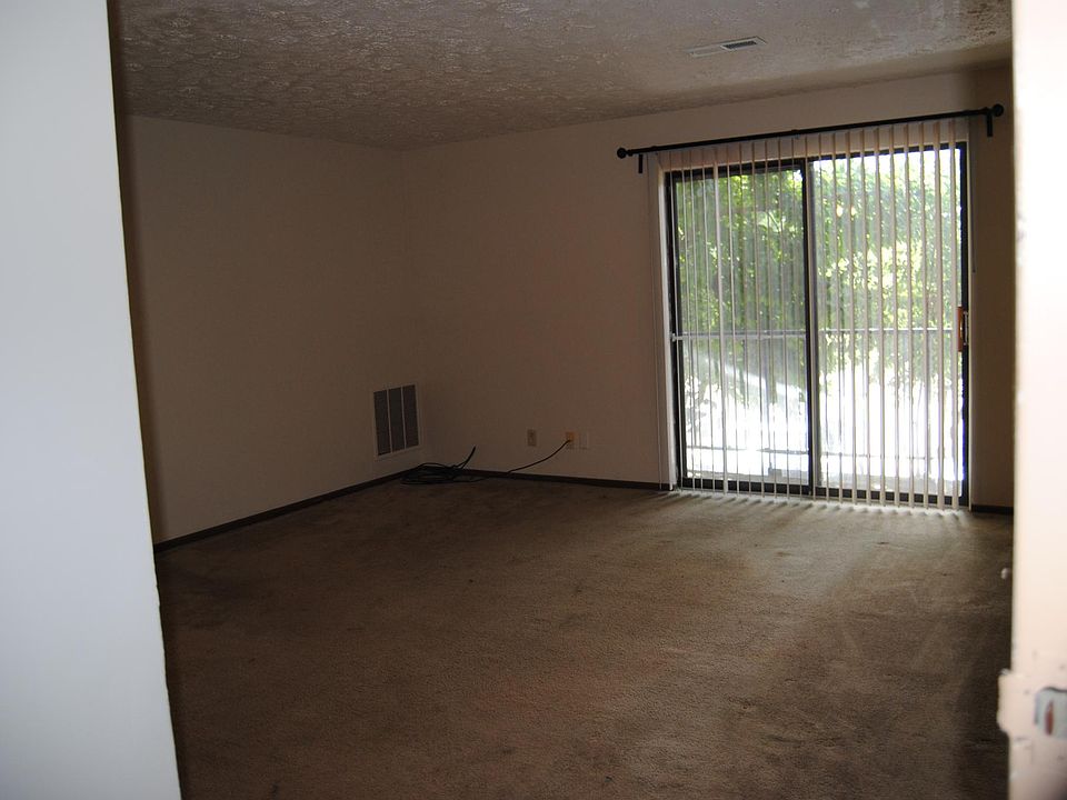 1st image of 4999 Mercedes Dr APT 8