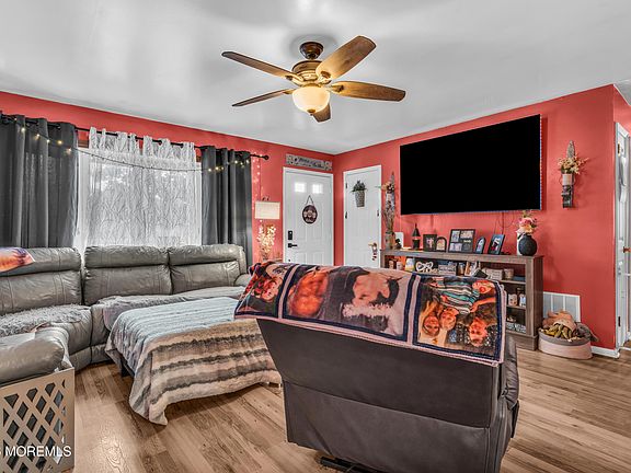 3rd image of 1170 Janet Road